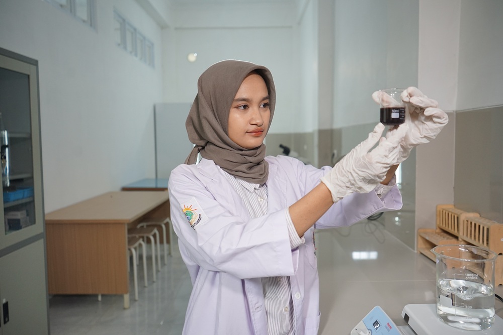 Dapatkan Beasiswa Saintis Unigoro, Kuliah Gratis Prodi Kimia dan Prodi Ilmu Lingkungan Sampai Lulus